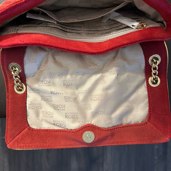 Brand new, with tags, MICHAEL MICHEAL KORS, suede shoulder bag. - Picture 2 of 5